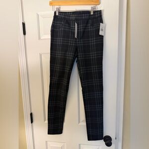 Sanctuary Black and Gray Plaid Pull on Stretch Pant, Size Small NWT